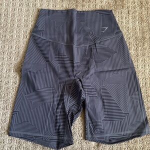 NWT Gymshark elevate biker shorts evening gray size small